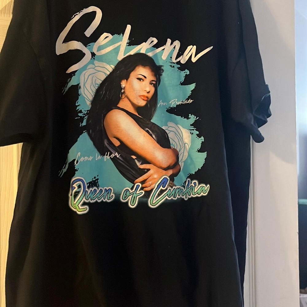 LARGE Queen of Cumbia